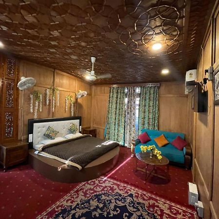 Shabnam Group Of Houseboats Hotel Srinagar  Exterior photo