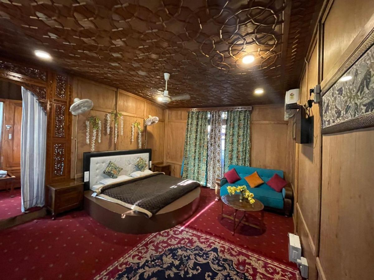 Shabnam Group Of Houseboats Hotel Srinagar  Exterior photo